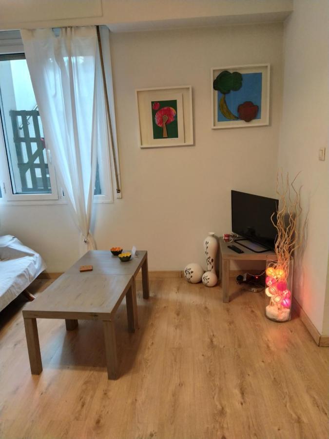 Cozy Apartment Ideally Located City Center And Megaron Moussikis Metro Station เอเธนส์ ภายนอก รูปภาพ