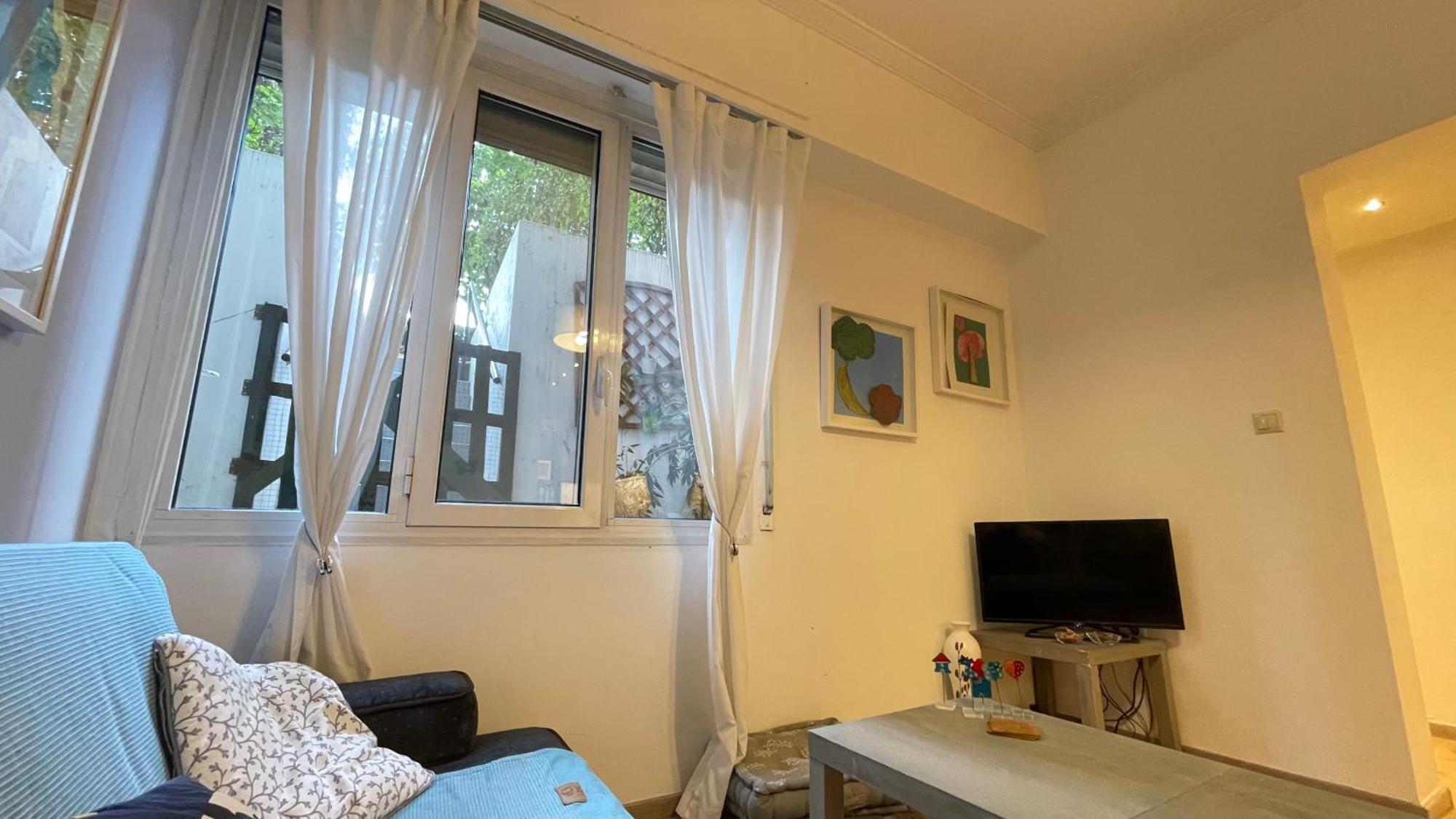 Cozy Apartment Ideally Located City Center And Megaron Moussikis Metro Station เอเธนส์ ภายนอก รูปภาพ