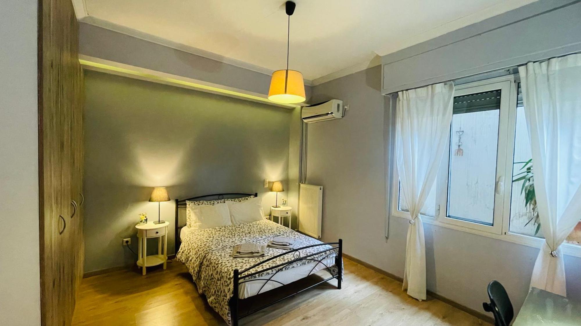 Cozy Apartment Ideally Located City Center And Megaron Moussikis Metro Station เอเธนส์ ภายนอก รูปภาพ